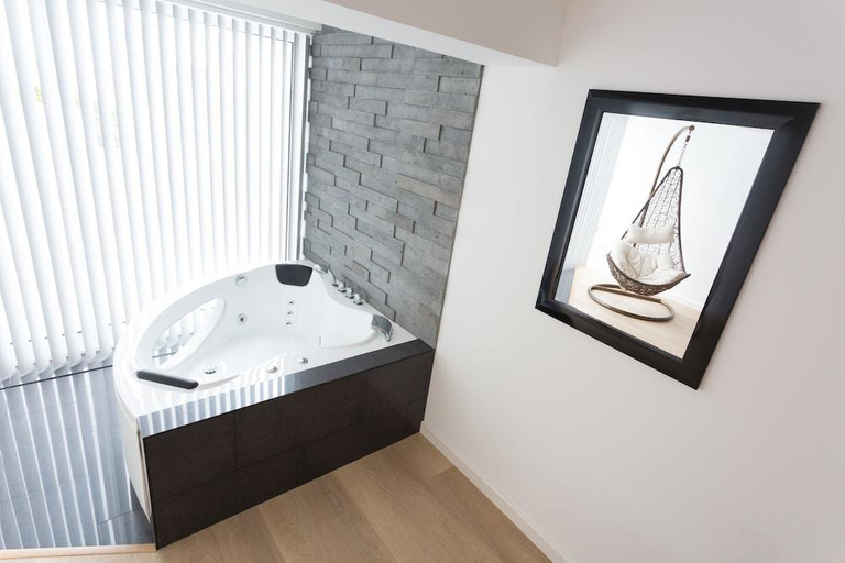Bathroom 2, 35th Atlantic View, Lajes do Pico