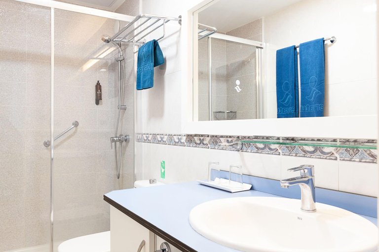 Bathroom 4, Servatur Green Beach, Las Palmas