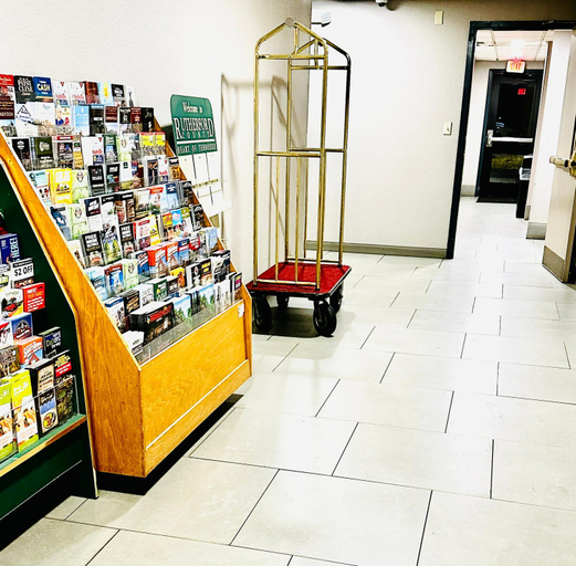 Food & Drinks 5, Radiant Inn & Suites, Rutherford
