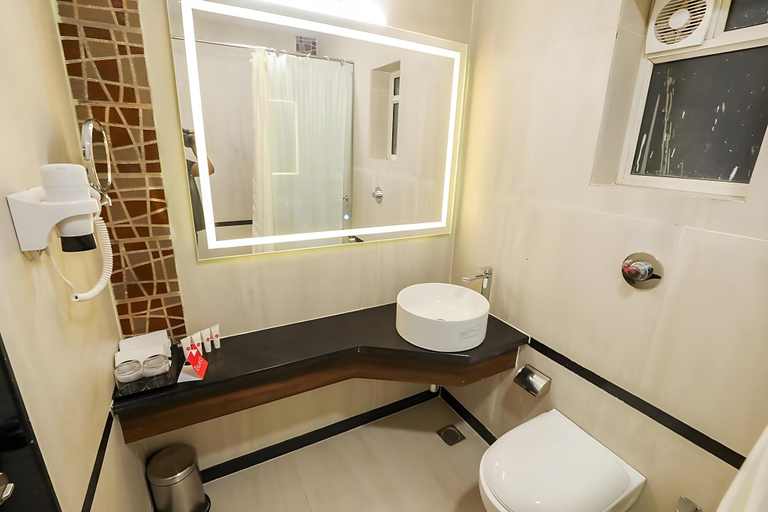 Bathroom 4, Spree Hotel Aurangabad, Aurangabad