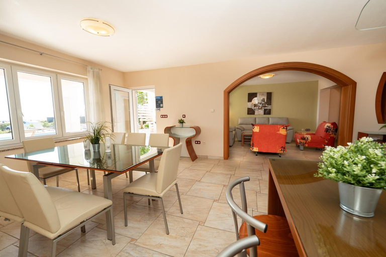 Others 3, Beachfront Apartments Tolo with Pool, Novalja