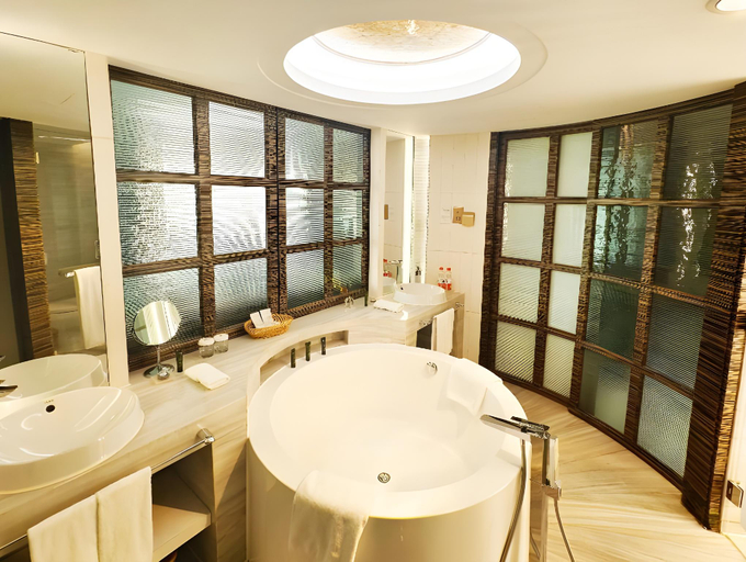 Bathroom 5, Asia Hotel, Beijing