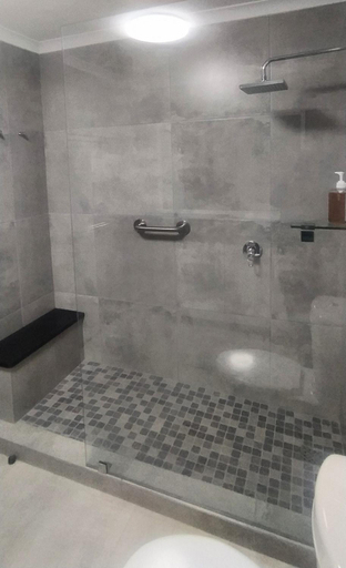 Bathroom, Alive@4, Eden