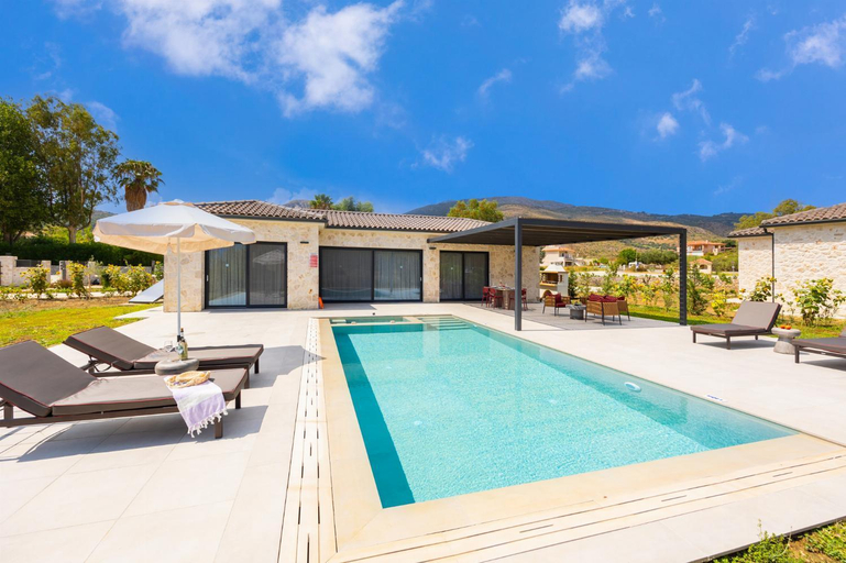 Others 4, Villa Lilia, Ionian Islands