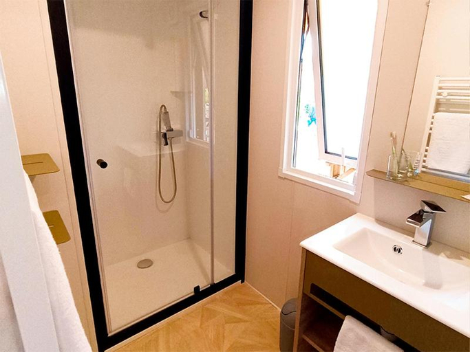 Bathroom 4, Domaine de la Forge, Gironde