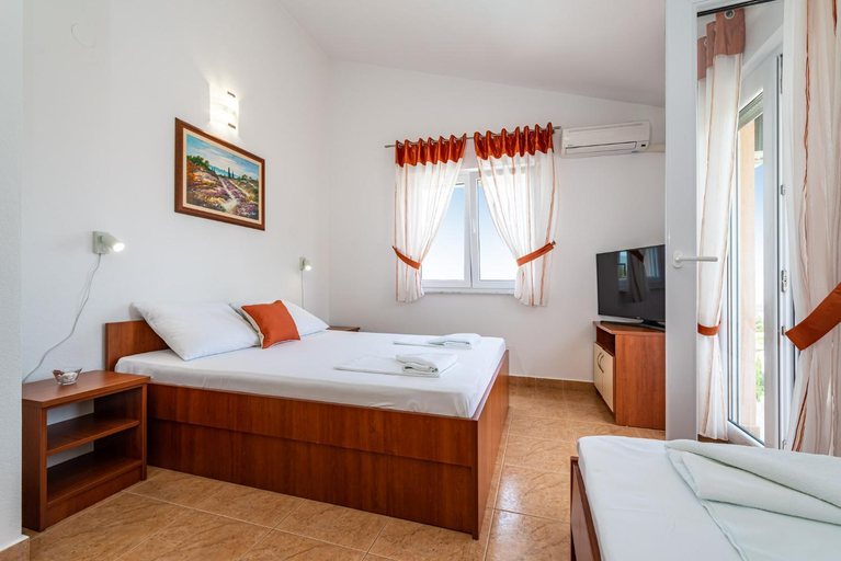 Bedroom 3, Apartments Prkacin, Starigrad