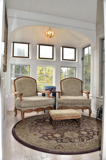 Public Area 2, Yelton Manor Bed & Breakfast, Van Buren