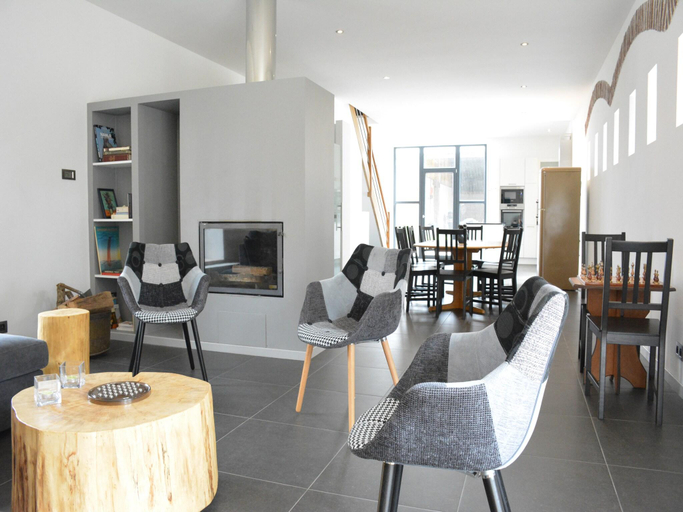 Others 5, Farmhouse Retreat, Fernelmont, Namur