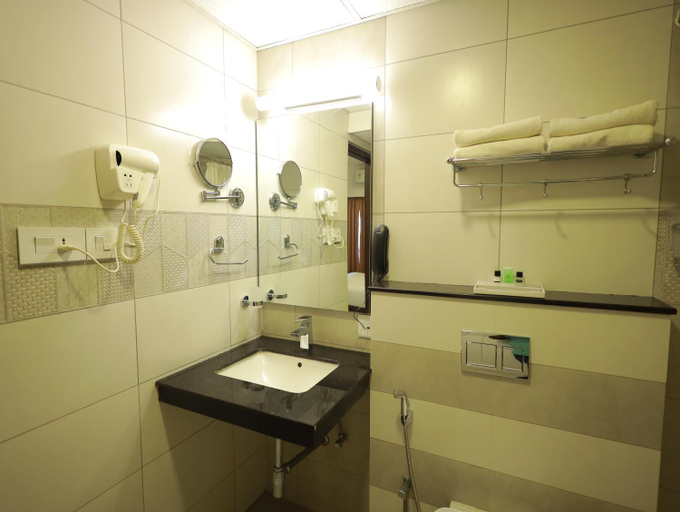 Bathroom 4, Arctic Hotel Vyttila, Ernakulam