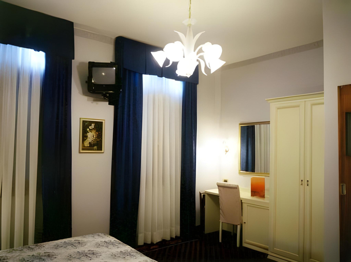 Bedroom 3, Hotel Riviera, Venezia