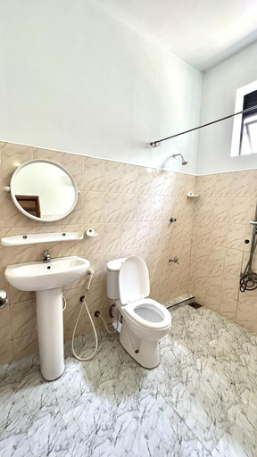 Bathroom, Linrose, Kelaniya