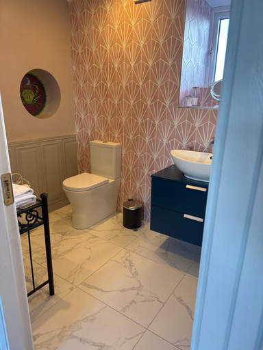 Bathroom 2, Ballea Castle