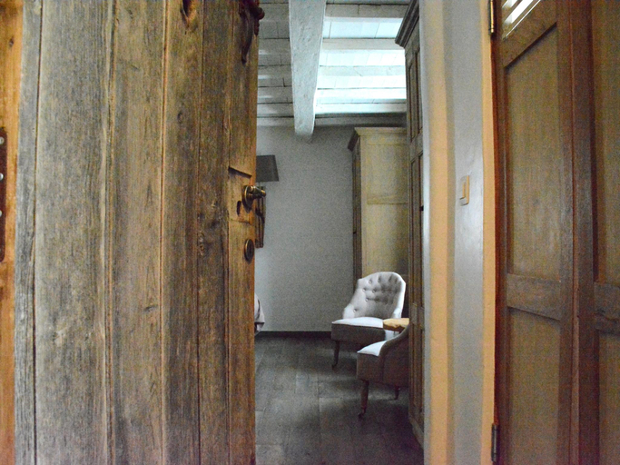 Others 4, Villa with hottub in calm area, Namur
