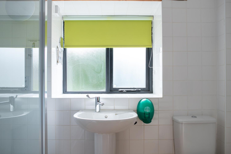 Bathroom 3, Deepdale Camping & Rooms, Cambridgeshire
