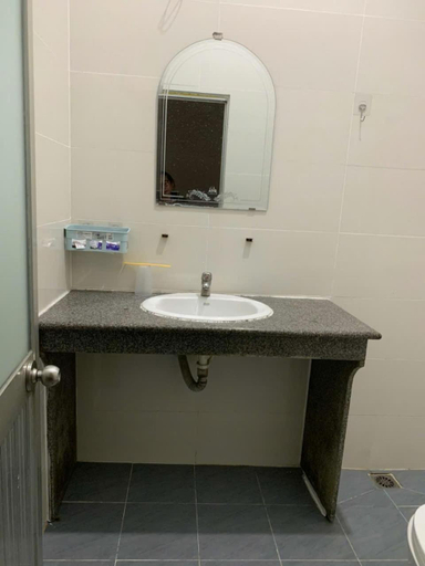 Bathroom 2, KHÁNH DU HOTEL, Bien Hoa