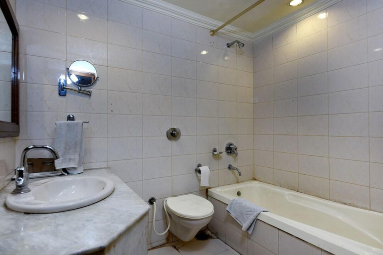 Bathroom, Hotel Bahia Fort, Bathinda