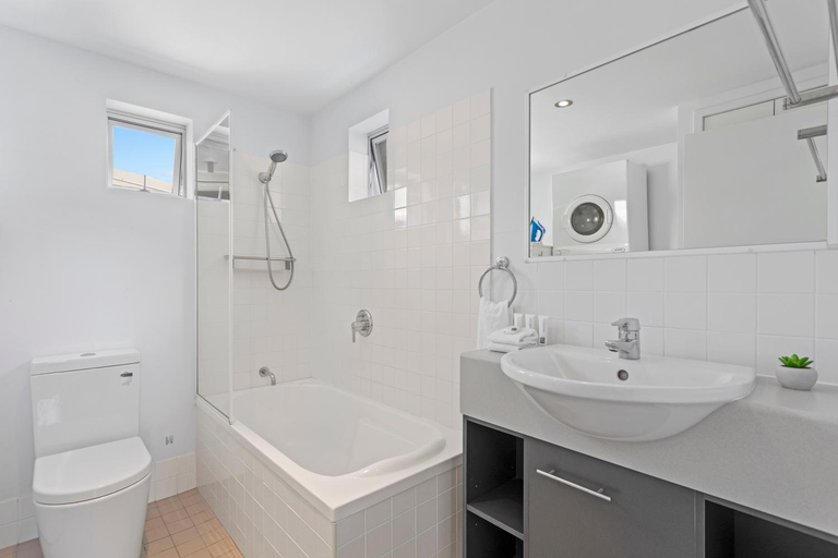 Bathroom 5, Verano Resort, Noosa - Noosa-Noosaville