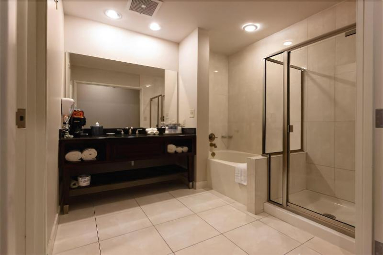 Bathroom 3, Harlow's Casino Resort & Spa, Washington