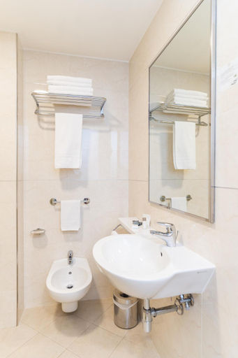 Bathroom 5, Hotel Europa Cosenza, Cosenza
