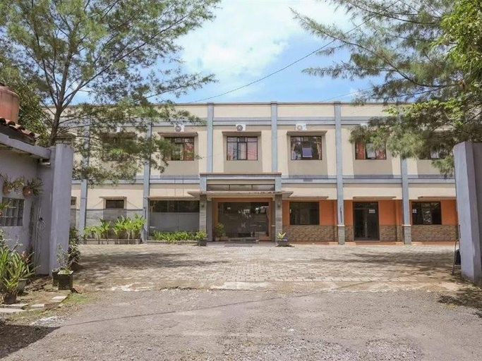 Exterior & Views, SPOT ON 2559 Hotel Handayani, Sumedang