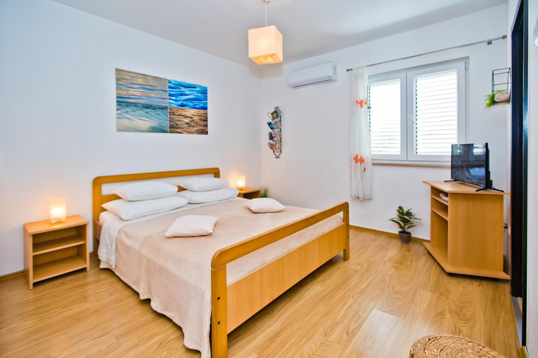 Bedroom 5, HVAR apartments 8 min to the beach, Hvar