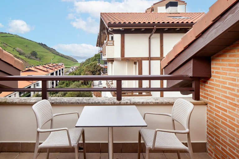 Others 4, Hotel Flysch, Guipúzcoa