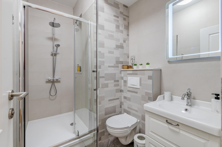 Bathroom 3, Finn Luxury Rooms, Split