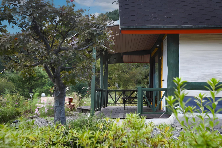 Others 2, Woodhill Pension, Yangyang