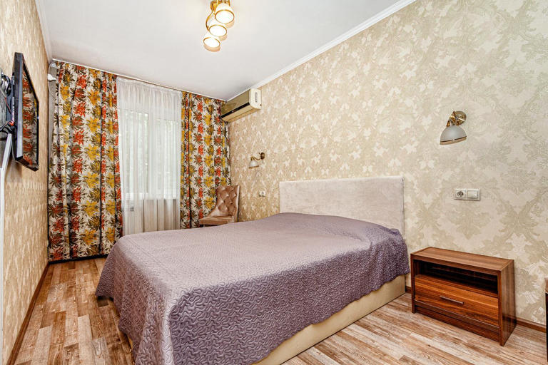 Bedroom, 09 Traveler's Choice in the City Center, Almaty