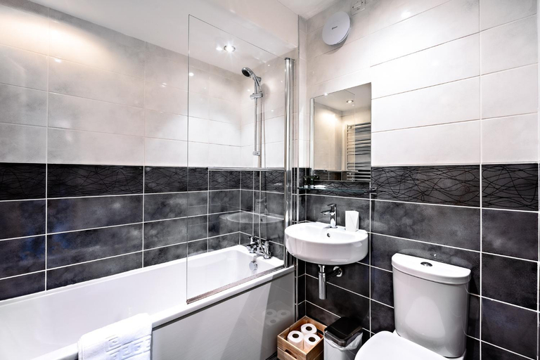 Bathroom 4, Glasgow City Flats, Glasgow
