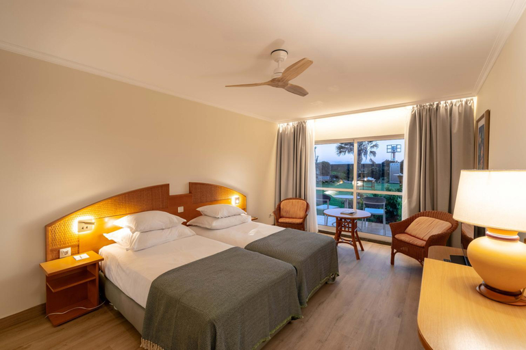 Bedroom 3, Pestana Bay Ocean Aparthotel, Funchal