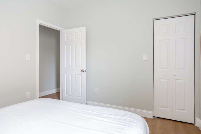 Bedroom 3, Stylish Minimalist Stay in City Center, Philadelphia