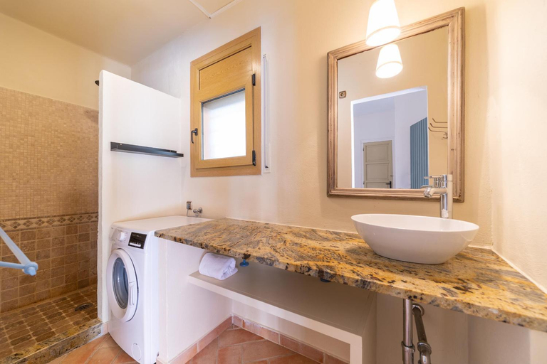 Bathroom 3, Villa Stephanie, Girona