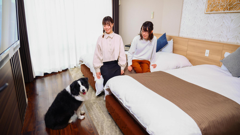 Bedroom 3, Wan Wan Paradise Izukogen , Itō