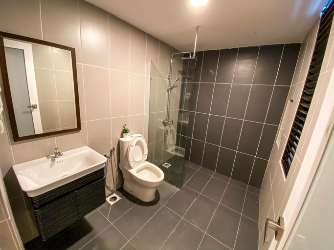 Bathroom 3, The Waterfront Apartment B202, Malacca City