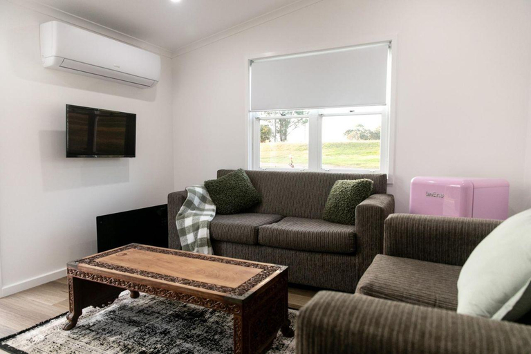 Others 5, Heart of Lovedale, Cessnock