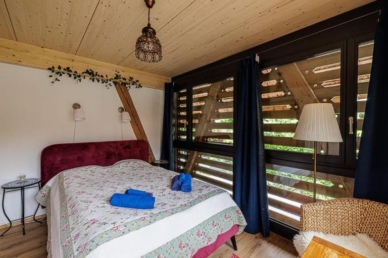 Bedroom 2, Gruppenunterkunft mit Wellness, Billard und Lamatrekking, Aarberg
