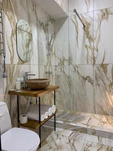 Bathroom 1, Villa Sicilia, Iaremchans'ka