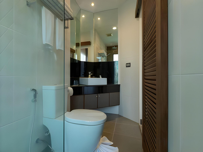 Bathroom 4, Quality Beach Resorts and Spa Patong, Phuket Island
