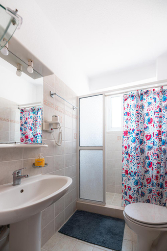 Bathroom 3, Ikaros Apartments, Central Macedonia