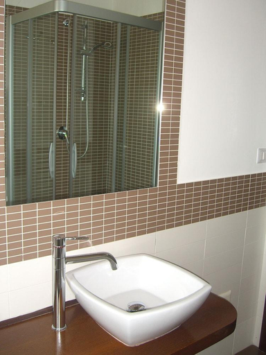 Bathroom 5, B&B Radici24, Salerno
