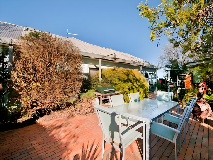 Sport & Beauty 2, Butlers Guesthouse, Colac-Otway - North