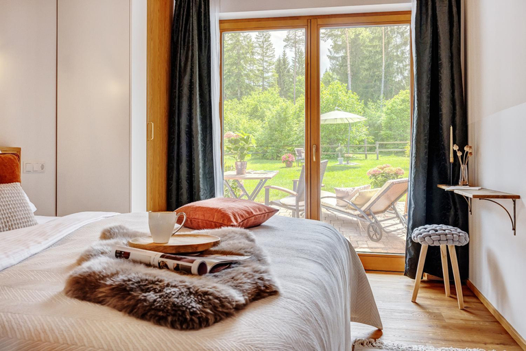 Others 2, Landhaus Trinis - Kleine Kaffee Tee Theke mit Kuhlschrank - Parkplatz, Miesbach