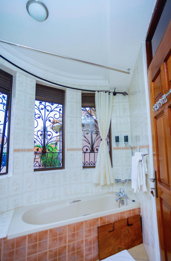 Bathroom, Gazelle Guest House, Kampala