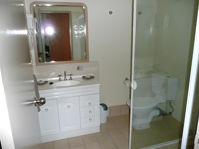 Bathroom 3, Keilor Motor Inn, Brimbank  - Keilor