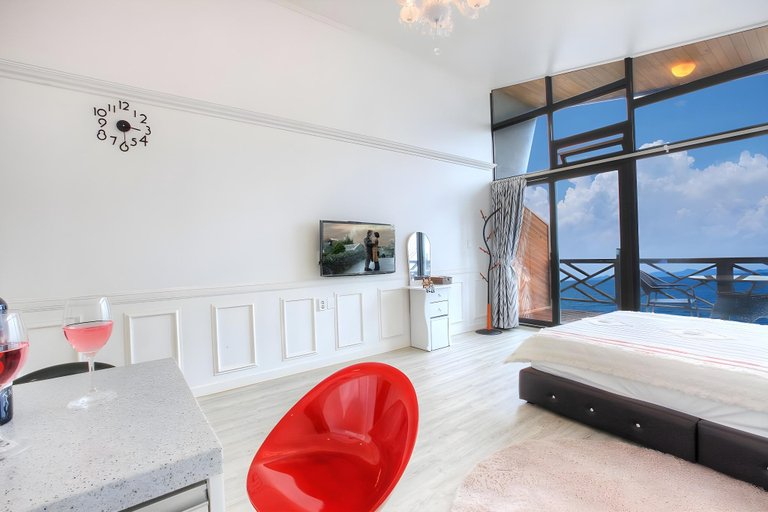 Bedroom 2, Healing View Pension, Namhae