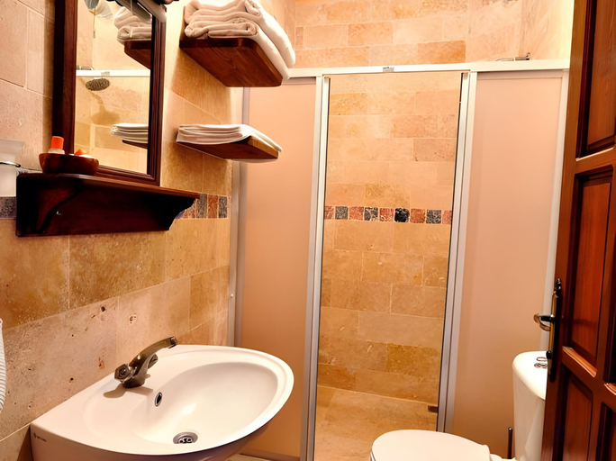 Bathroom 4, Arch Palace, Nevşehir