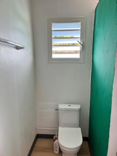 Bathroom 4, La Maison verte, Le Tampon
