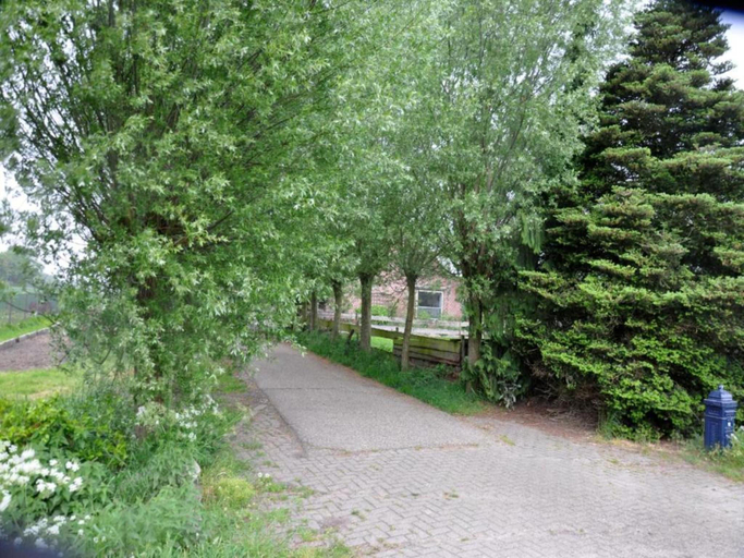 Others 2, Holiday Home in Netherlands Pond View, Baarle-Nassau