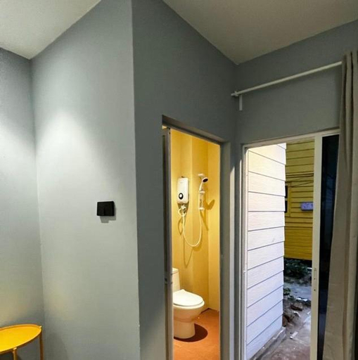 Bathroom 4, Beachfront Hut Downstairs Astra - Beach Shack Chalet, Mersing